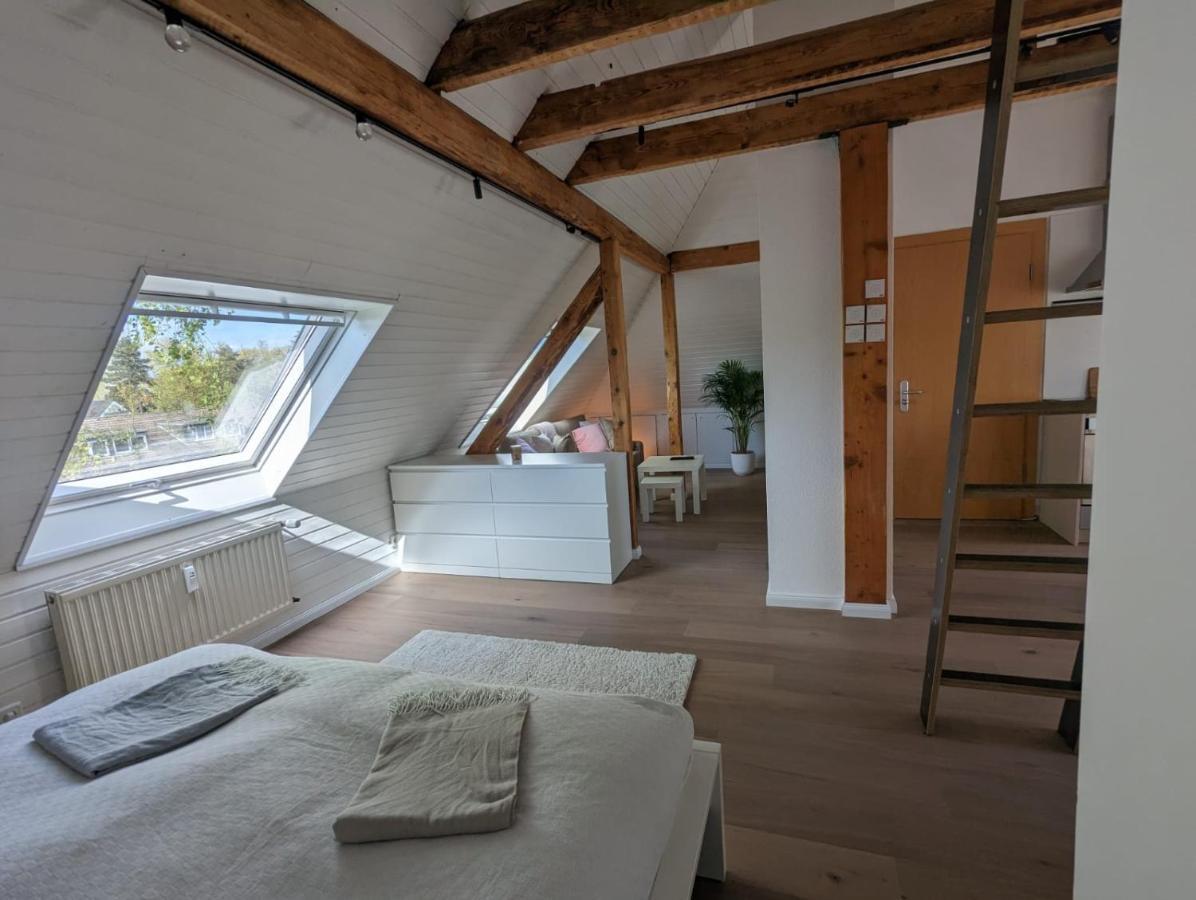 Helles Dachgeschoss-Appartement Krefeld Esterno foto