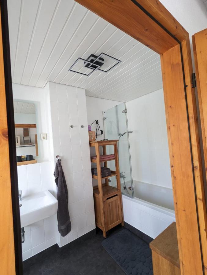 Helles Dachgeschoss-Appartement Krefeld Esterno foto